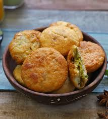 Best Kachori Sabji & Best Samosa Places In Delhi