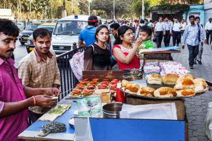 must-try street food in Mumbai
